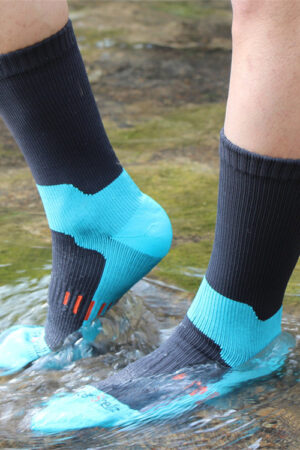 Outdoor Waterproof Socks Mid-tube Mountaineering Socks Camping Sports Skiing Wading Breathable Quick-drying Riding Waterproof Socks